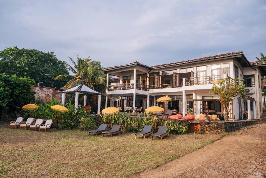Santi Beach House With Pool & Beach Weligama Exterior photo