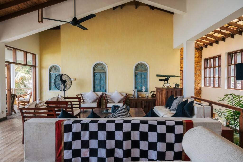 Santi Beach House With Pool & Beach Weligama Exterior photo