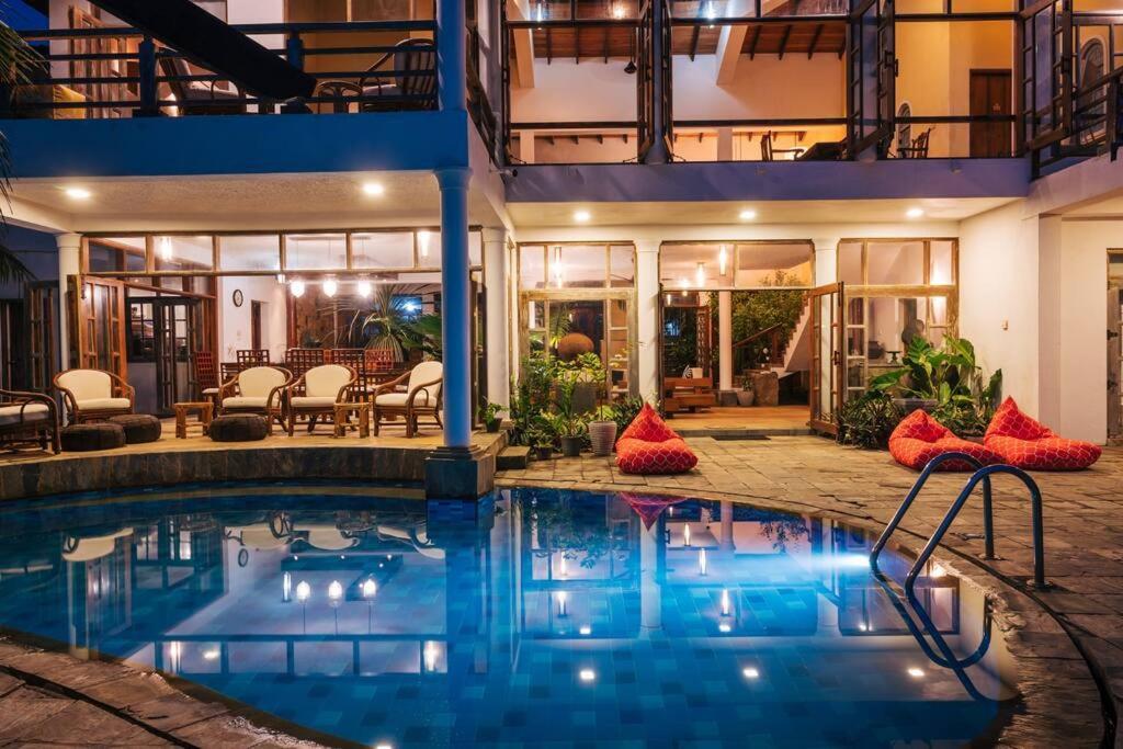 Santi Beach House With Pool & Beach Weligama Exterior photo