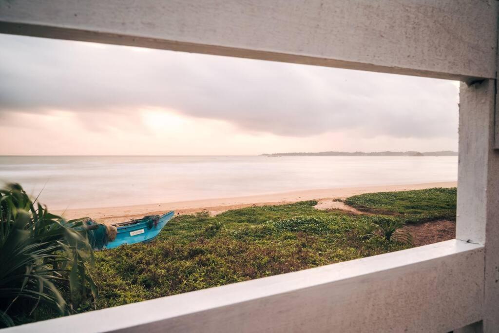 Santi Beach House With Pool & Beach Weligama Exterior photo